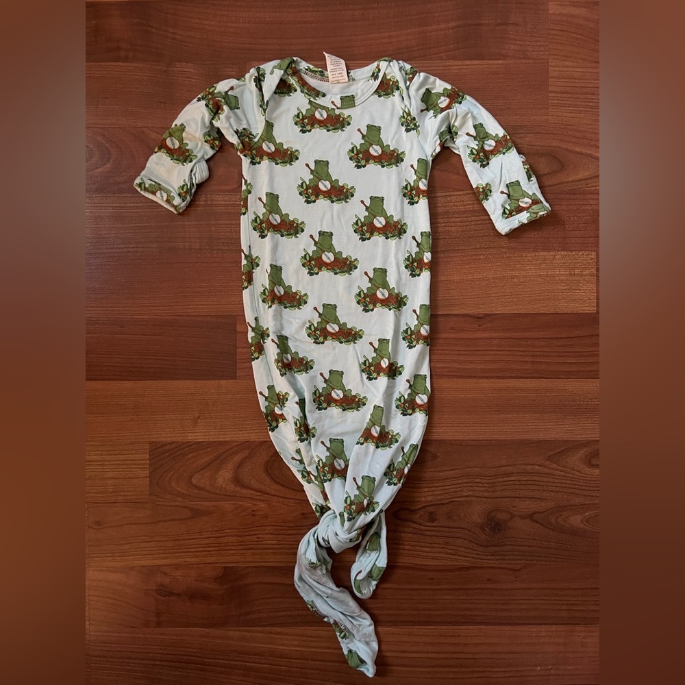 Kate Quinn long sleeve lap neck knotted gown | frog & banjo | bamboo - 0-3m